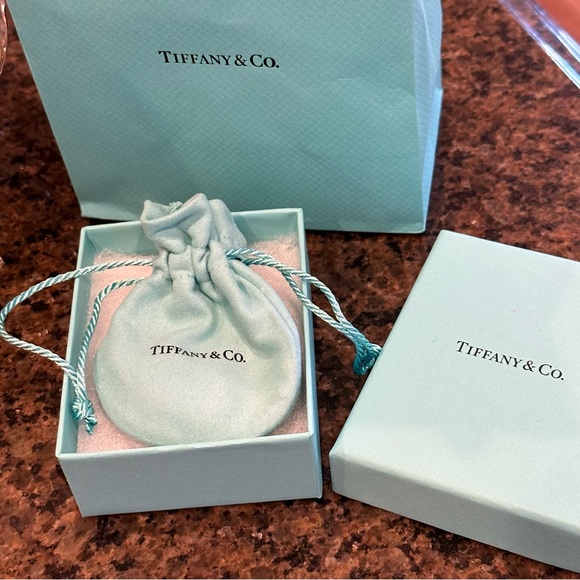 TIFFANY & CO. Somerset Sterling Silver Ring - Picture 12 of 15